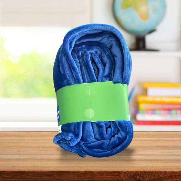 Kate Spade - Soft Cozy Blanket - Picture 2 of 4